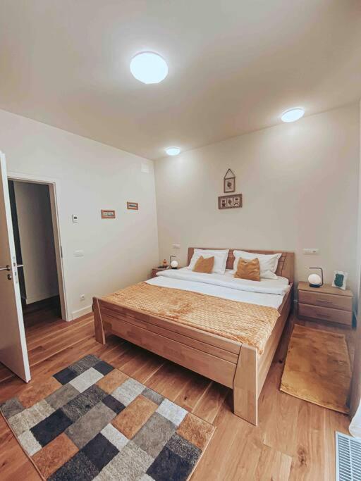 8Ight Apartment Brasov Exterior photo